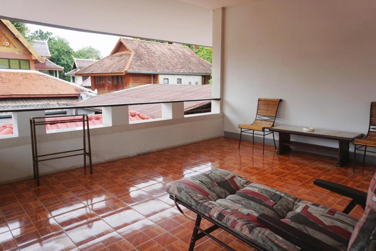 Manee Guesthouse And Record บ้านมานี チエンマイ エクステリア 写真