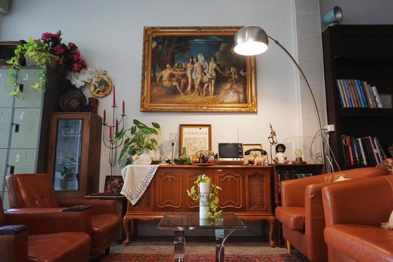Manee Guesthouse And Record บ้านมานี チエンマイ エクステリア 写真