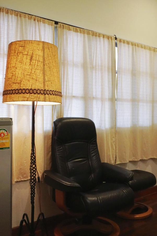 Manee Guesthouse And Record บ้านมานี チエンマイ エクステリア 写真