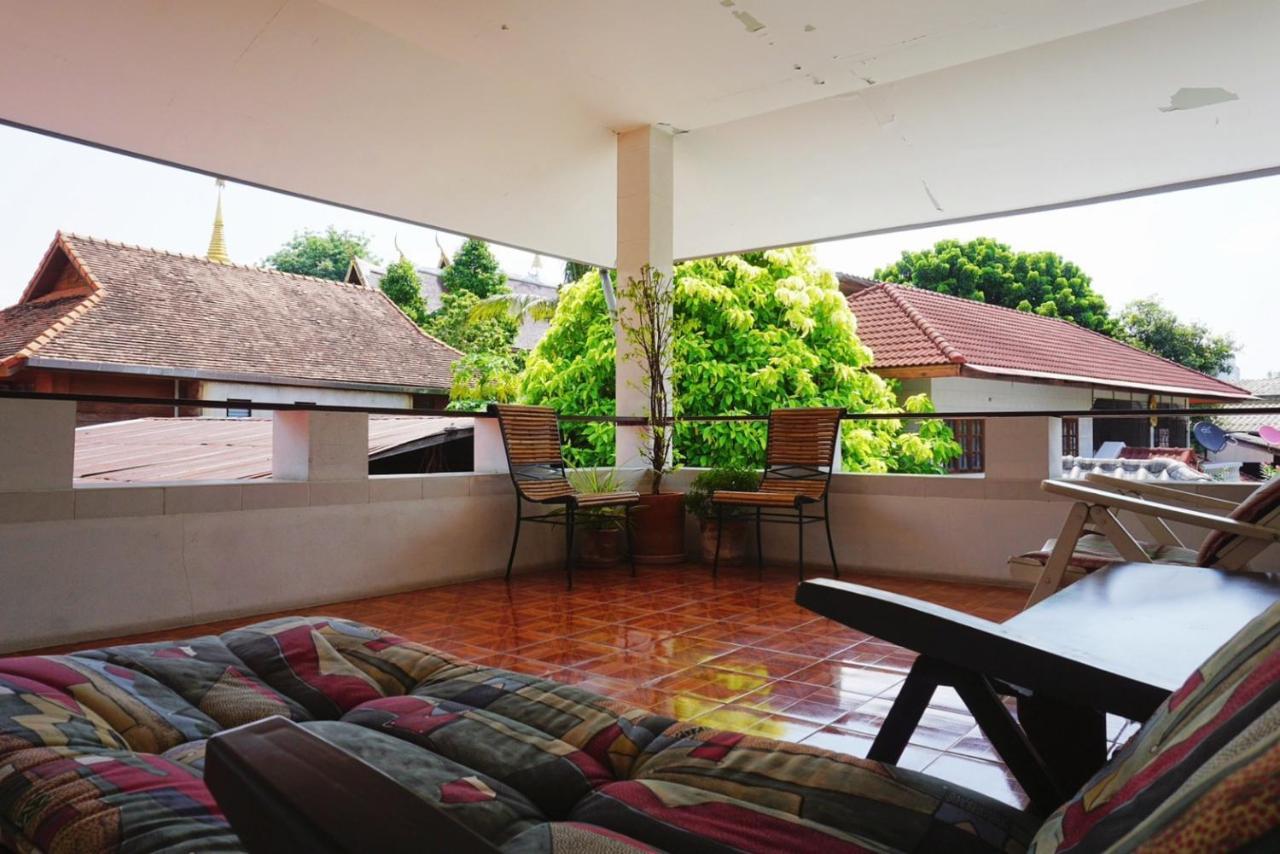 Manee Guesthouse And Record บ้านมานี チエンマイ エクステリア 写真