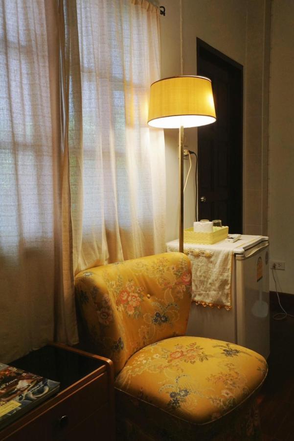 Manee Guesthouse And Record บ้านมานี チエンマイ エクステリア 写真