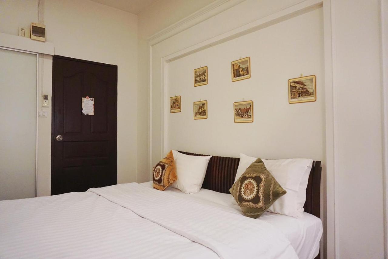 Manee Guesthouse And Record บ้านมานี チエンマイ エクステリア 写真