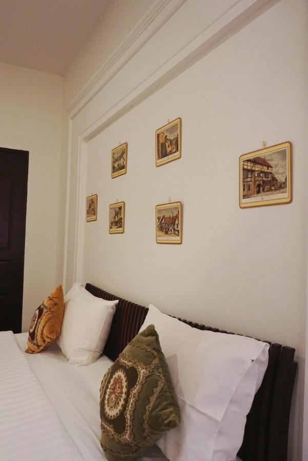 Manee Guesthouse And Record บ้านมานี チエンマイ エクステリア 写真