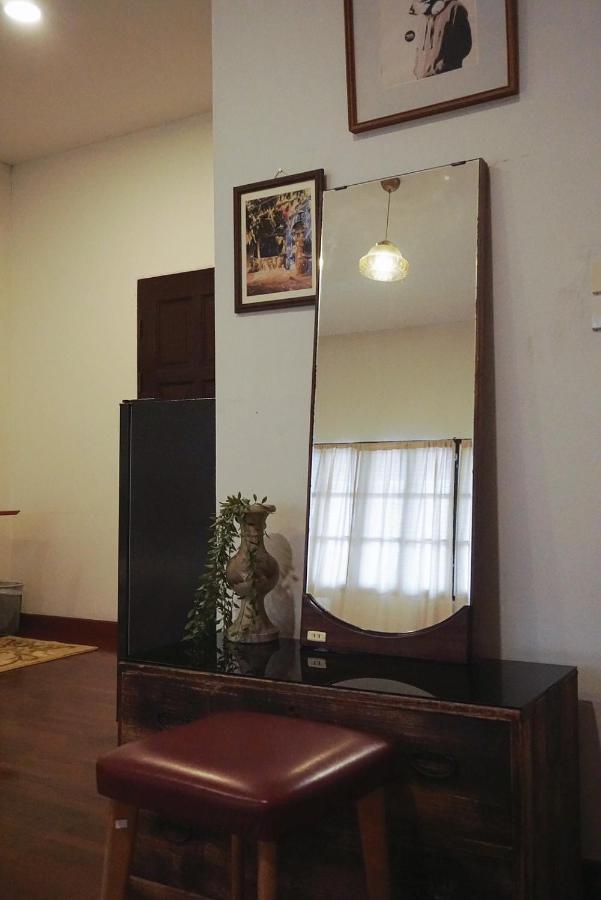 Manee Guesthouse And Record บ้านมานี チエンマイ エクステリア 写真