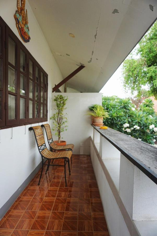 Manee Guesthouse And Record บ้านมานี チエンマイ エクステリア 写真