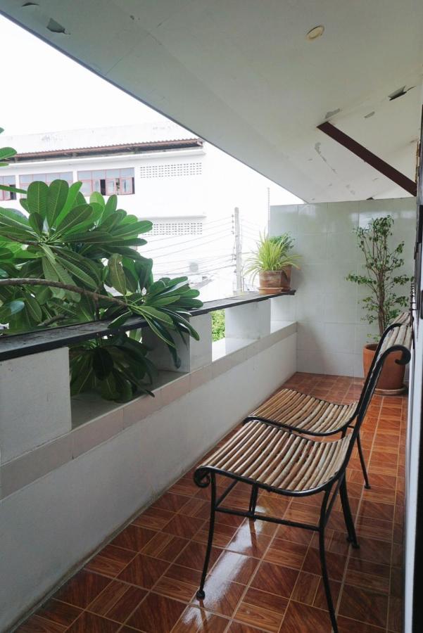 Manee Guesthouse And Record บ้านมานี チエンマイ エクステリア 写真
