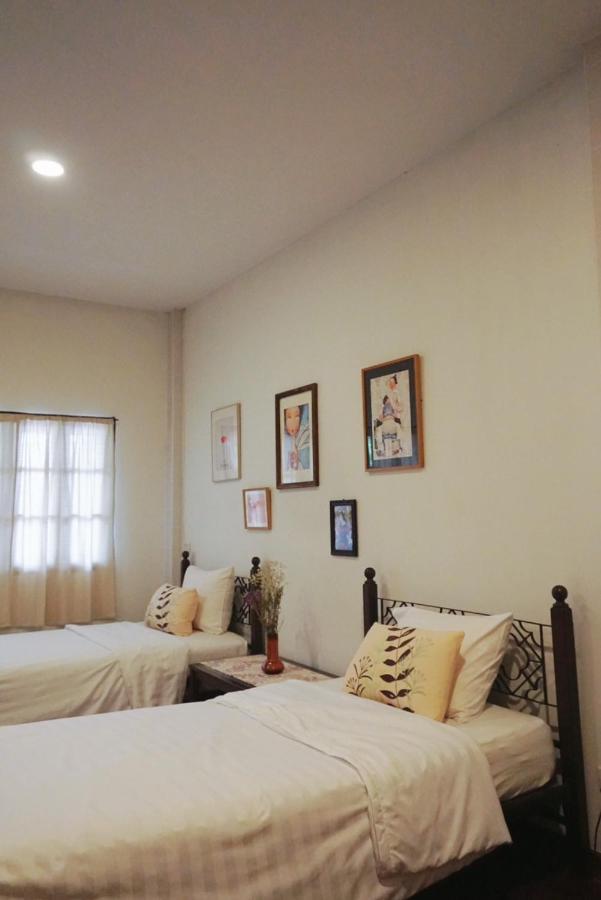 Manee Guesthouse And Record บ้านมานี チエンマイ エクステリア 写真