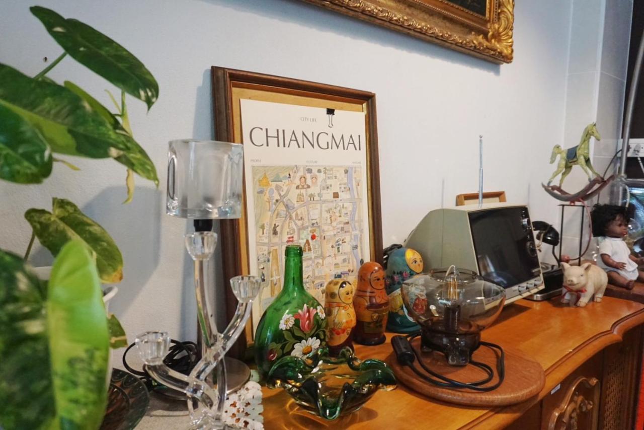 Manee Guesthouse And Record บ้านมานี チエンマイ エクステリア 写真