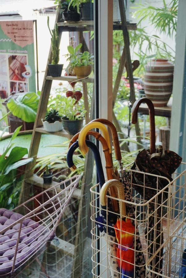 Manee Guesthouse And Record บ้านมานี チエンマイ エクステリア 写真